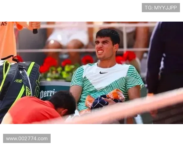 阿尔卡拉斯抽筋还是拉伤真相揭秘